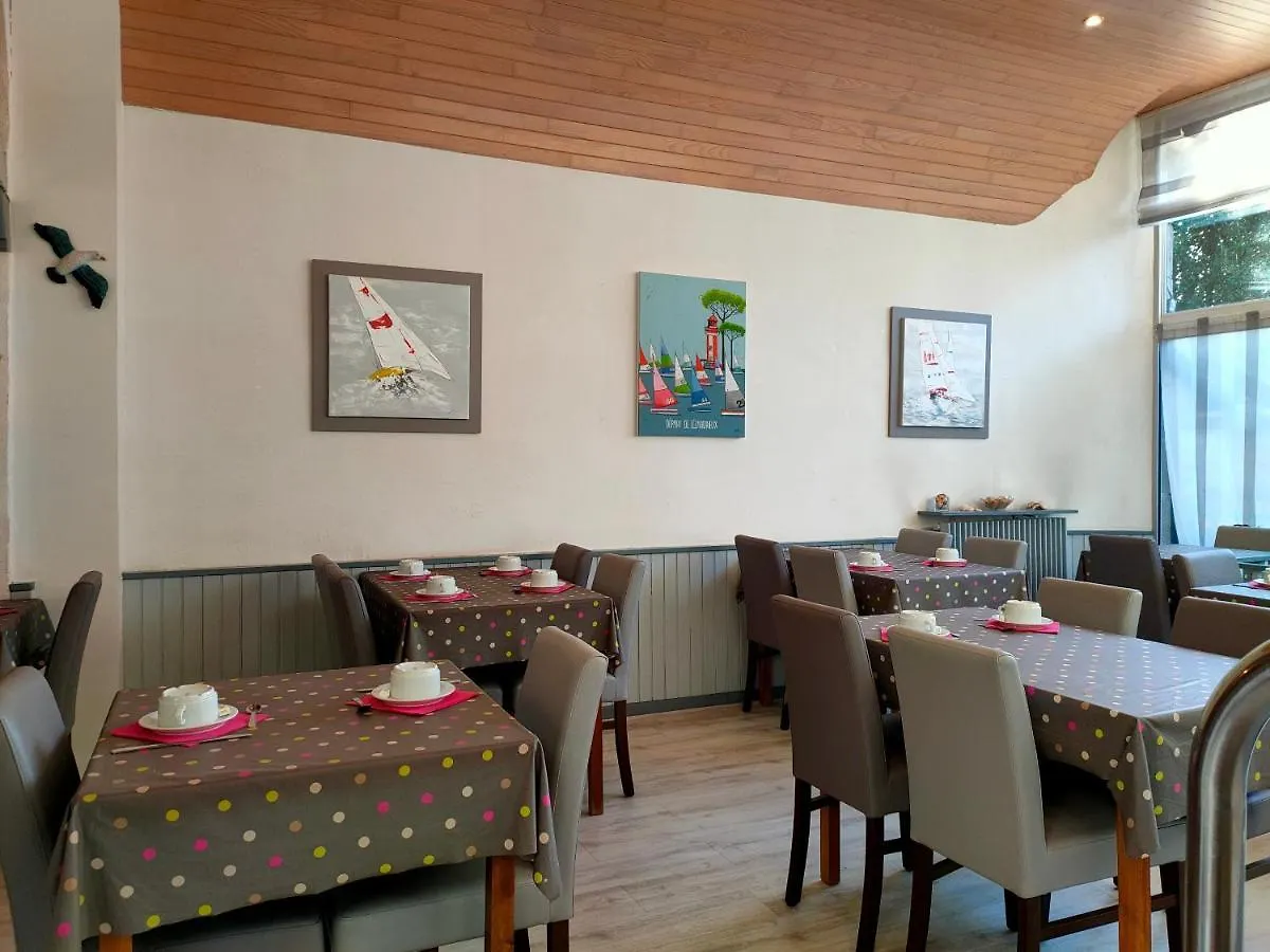 Hôtel le Littoral Lézardrieux 2*,