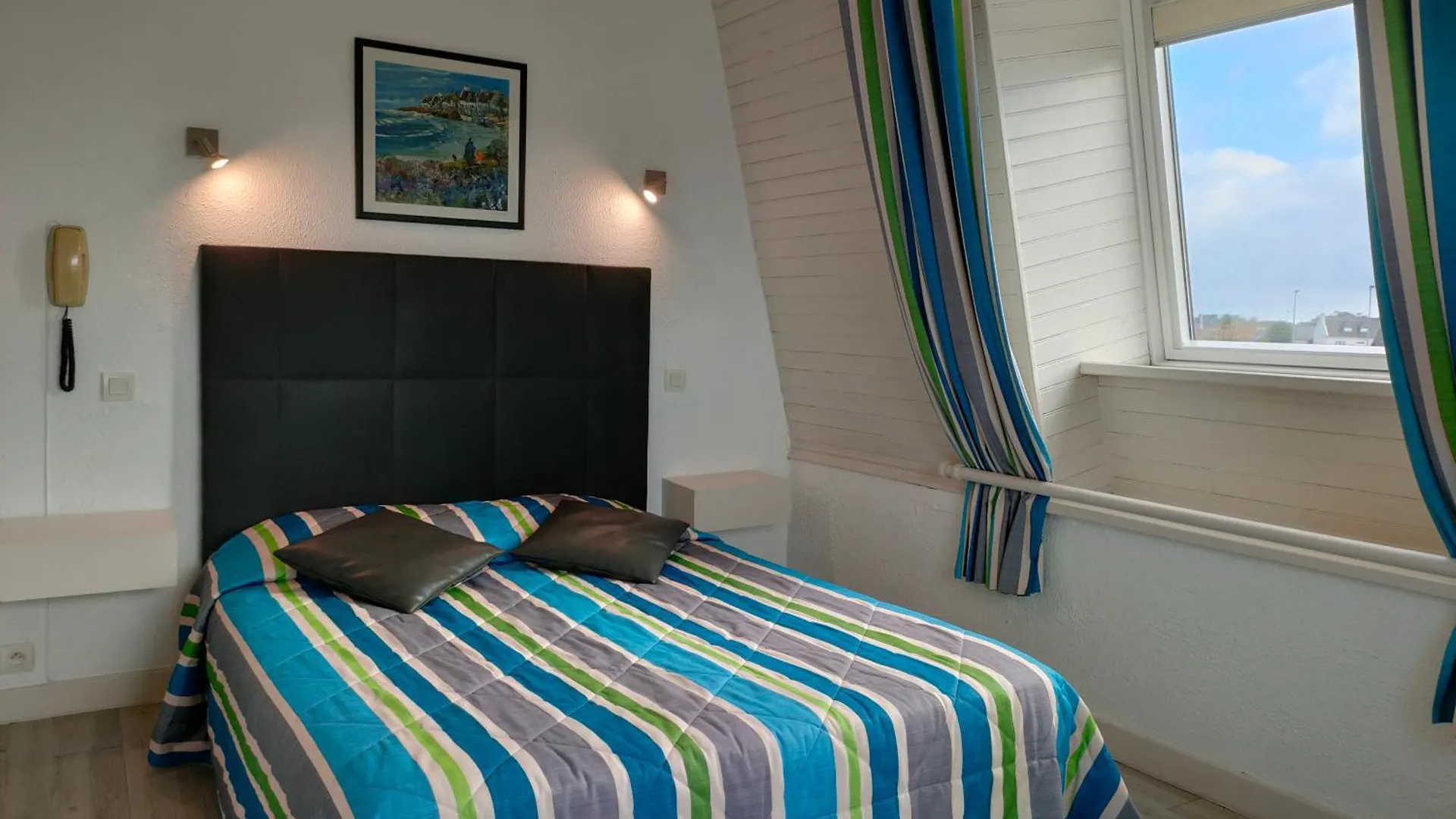 ** Hotel Hôtel le Littoral Lézardrieux France
