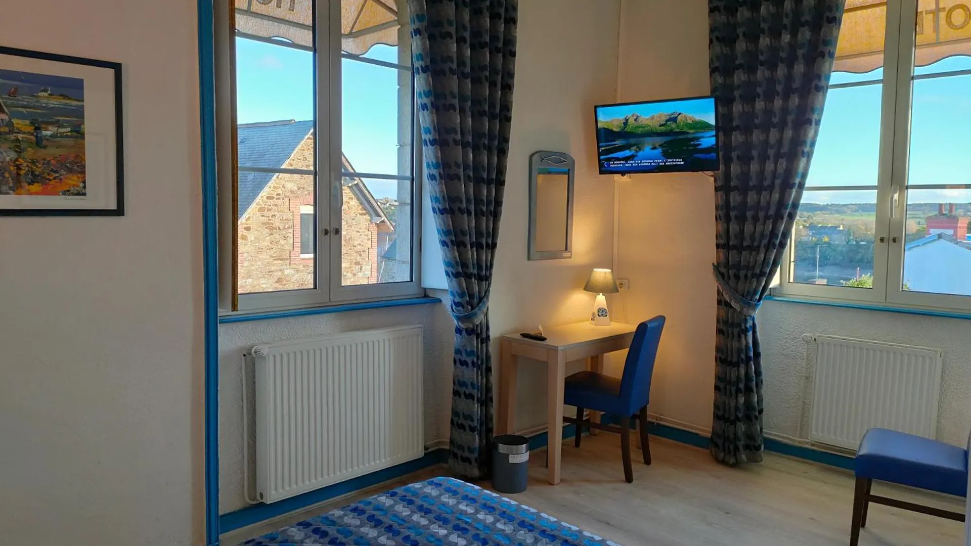 Hôtel le Littoral Lézardrieux 2*,  France